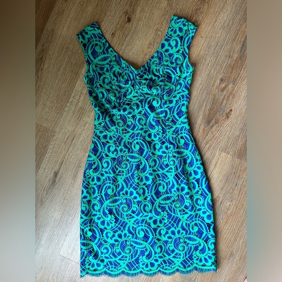 Lilly Pulitzer Rosaline Dress About Face Lace dress Size 2. Teal lace - Picture 2 of 8